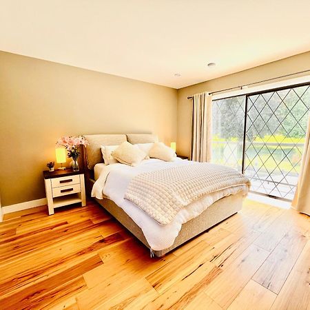 Oceanside Manor - Fancy Room - Golf Course & Beach View Qualicum Beach Bagian luar foto