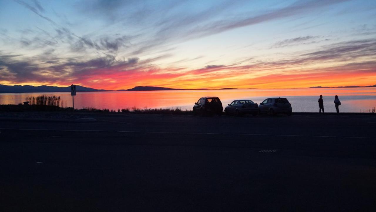 Oceanside Manor - Fancy Room - Golf Course & Beach View Qualicum Beach Bagian luar foto