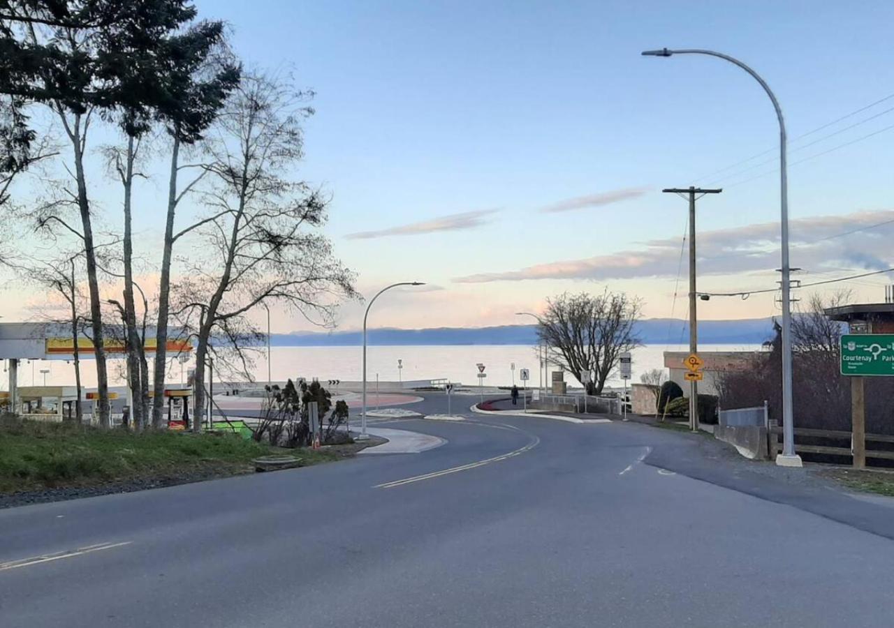 Oceanside Manor - Fancy Room - Golf Course & Beach View Qualicum Beach Bagian luar foto