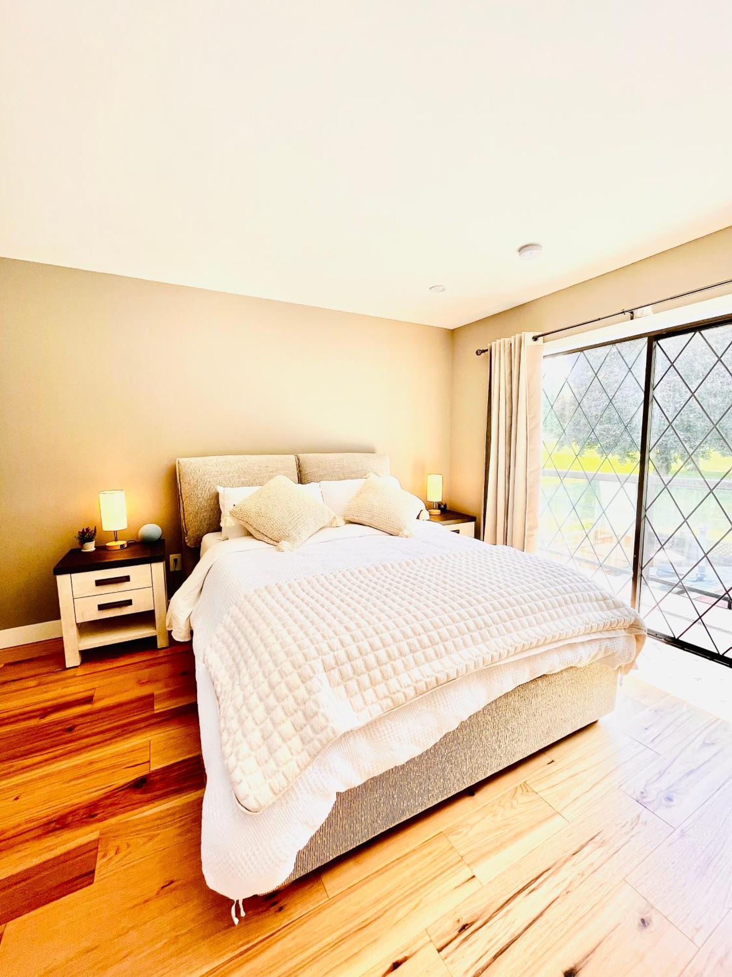 Oceanside Manor - Fancy Room - Golf Course & Beach View Qualicum Beach Bagian luar foto